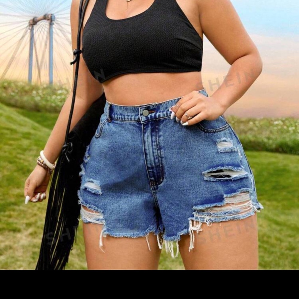 Super cute denim shorts